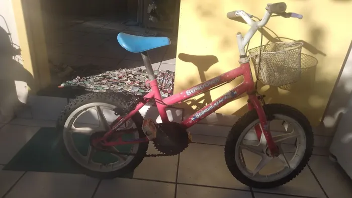 Vendo bicicleta aro 16 tratar Sergio *