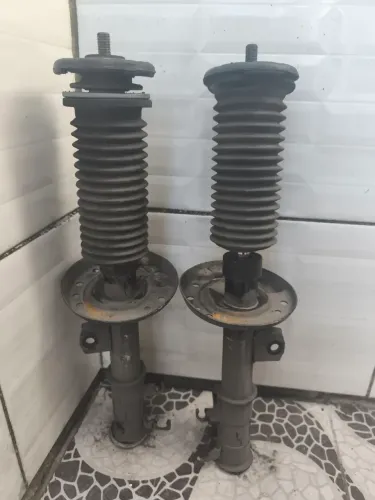 Amortecedor dianteiro Onix 24/25 original usado em bom estado