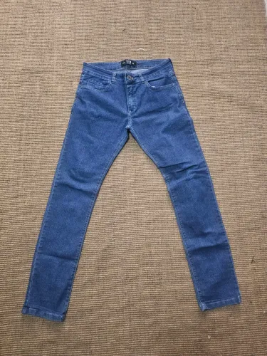 Calça  jeans adolescente