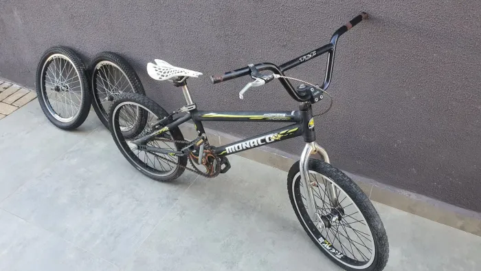 Bicicleta Monaco Cross Serie 9 Aro 20 Alumínio + Rodas Aero E Pneus Novos