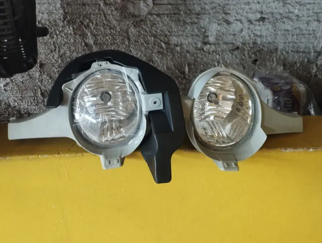 Par de faróis de milha para Hilux 