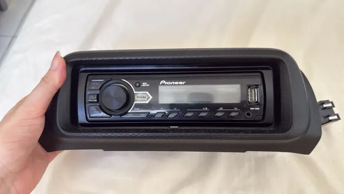 Pioneer MVH-98UB