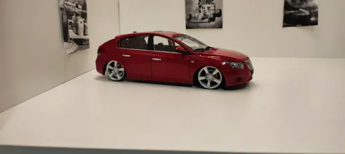 Miniatura de carro cruze