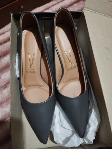 Scarpin Vizzano salto Anabella cor dark grey novo, nunca usado.