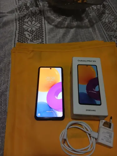 Celular M52 5g em ótimo estado 