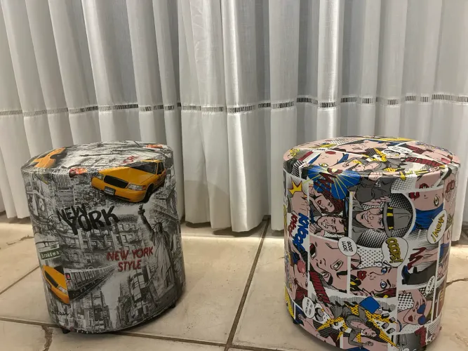 2 Puffs decorados para sala/quarto