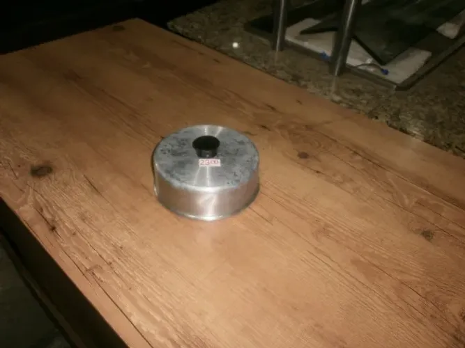 abafador de hamburguer em chapa sanduicheira - medindo 16 cm diâmetro por 6cm altura