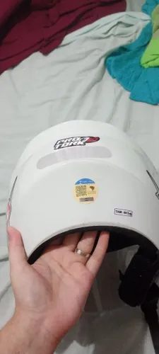 Capacete a venda