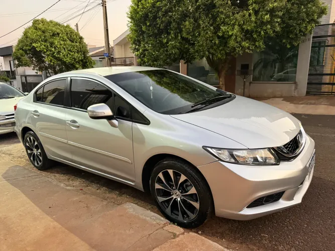 Honda Civic Sedan LXR 2.0 Flexone 16V Aut. 4P 2016