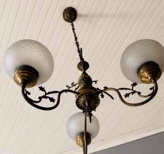 Lindo Lustre estilo colonial, década de 50/60