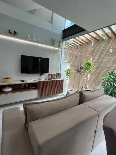 CONDOMÍNIO BERLIM - CASA PROJETADA COM 4 SUITES - NASCENTE