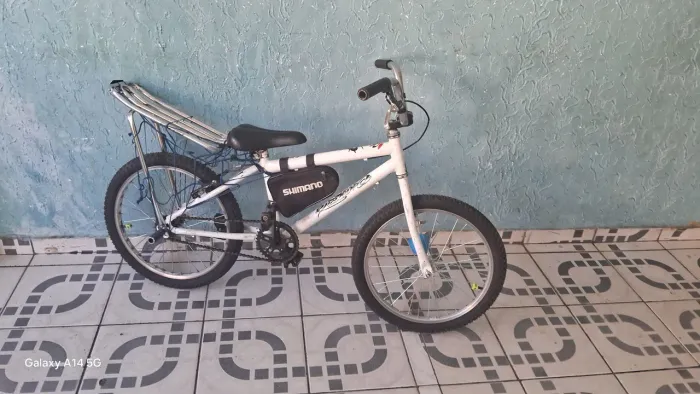 Vendo bike aro 20 montadinha