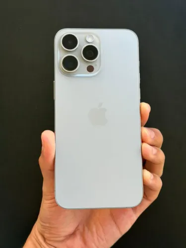 ? iPhone 15 Pro Max 256GB Titânio Natural