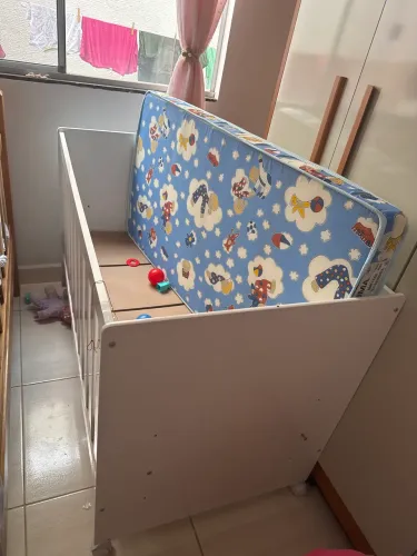 Berço infantil com colchão nunca usado