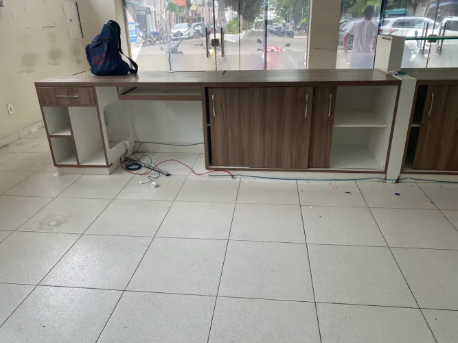 Vende se móveis de escritório 