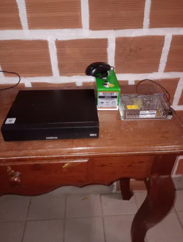 Dvr Intelbras 16 canais com câmera, HD, fonte Intelbras 10a