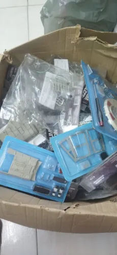 Millennium Falcon Planeta DeAgostini - Quase Completa, Lacrada
