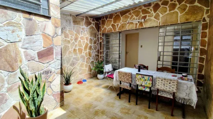Casa com 4 quartos (2 suítes) no bairro Serra