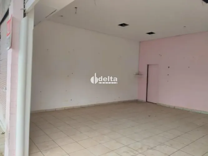 Loja disponível para locação no bairro Martins em Uberlândia-MG.