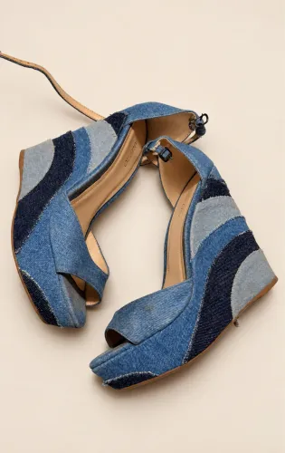 Sandália Plataforma Arezzo Ivy em Patchwork Jeans 38