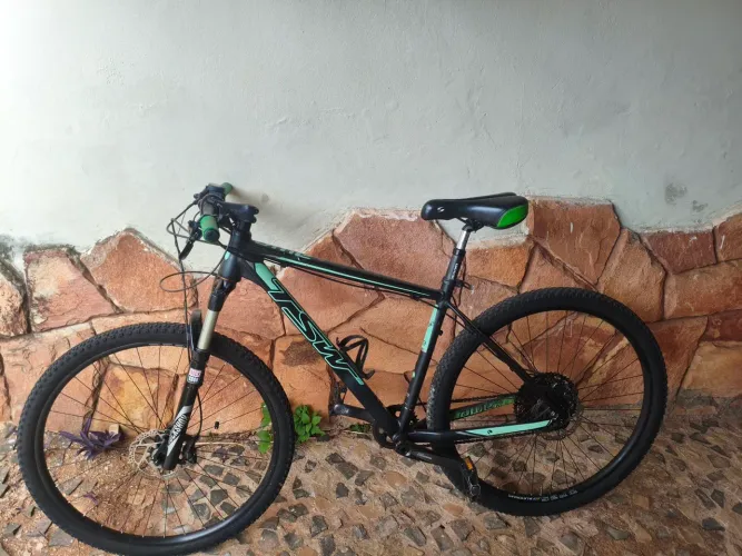 Bicicleta Shimano Deore aro 29 tamanho 19