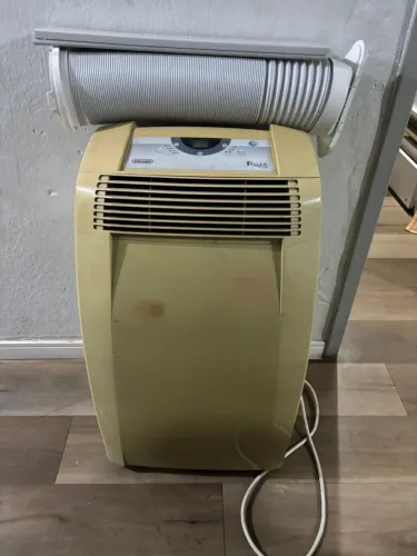 Ar condicionado portátil Delonghi Pinguino PAC  C100