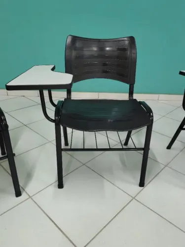24 cadeiras universitárias 