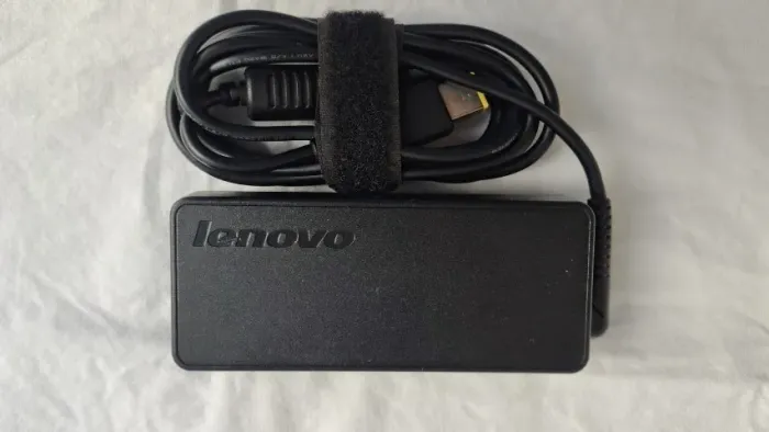 Fonte Para Lenovo Thinkcentre M93 M720 M720q e Demais Notebook 20v 3.25a 65w