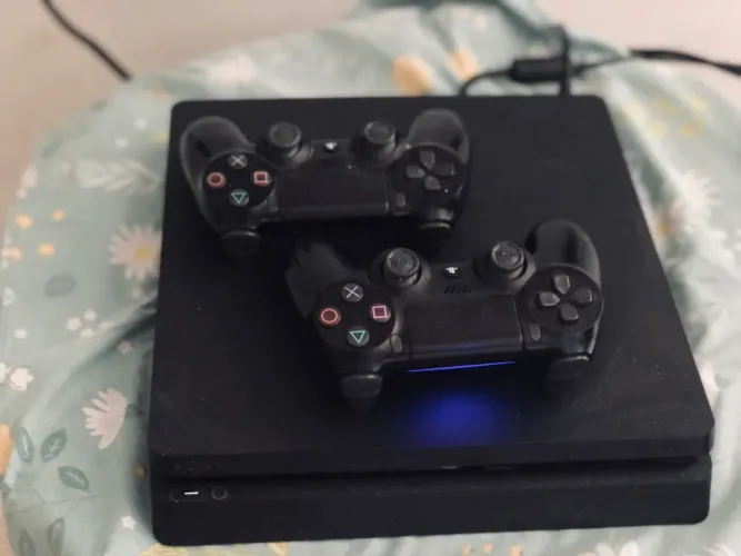 PS4 408GB