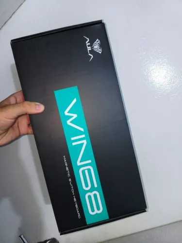 TECLADO MAGNÉTICO AULA WIN68HE