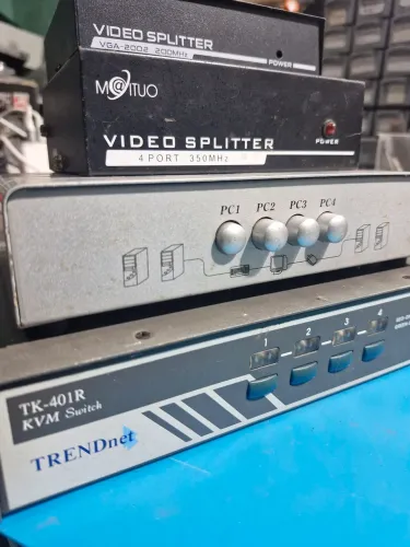Lote splitter e KVM