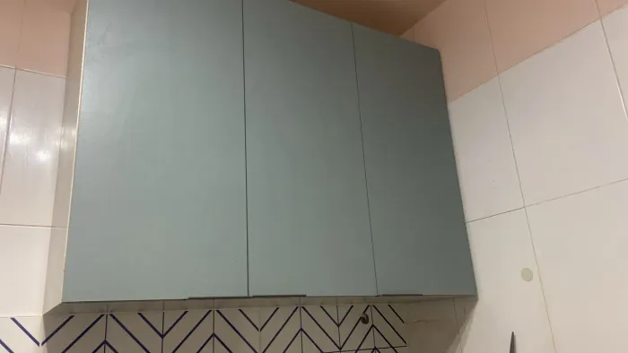 Armário MDF com pouco mais de um ano de uso. Perfeito estado.