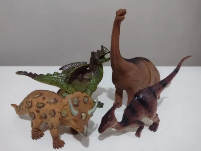 Dinossauros PVC Triceratops Parasaurolophus Braquiossauro Colecionável