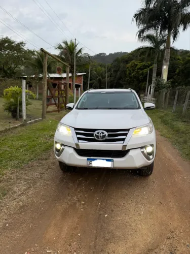 Toyota Hilux SW4 SR 4X2 2.7/ 2.7 Flex 16V Aut. 2017