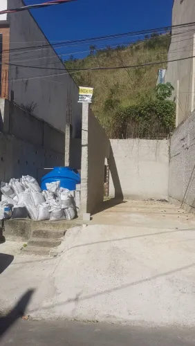 Condomínio rochedo área 6x25