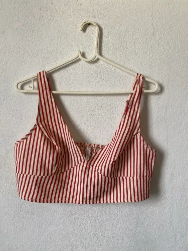 Lote de roupas para brechó