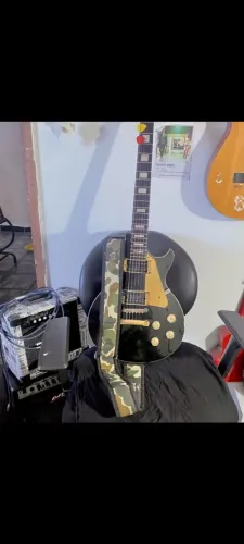Guitarra Les Paul (feita por Luthier, não tem marca!) pesada em ótimo estado