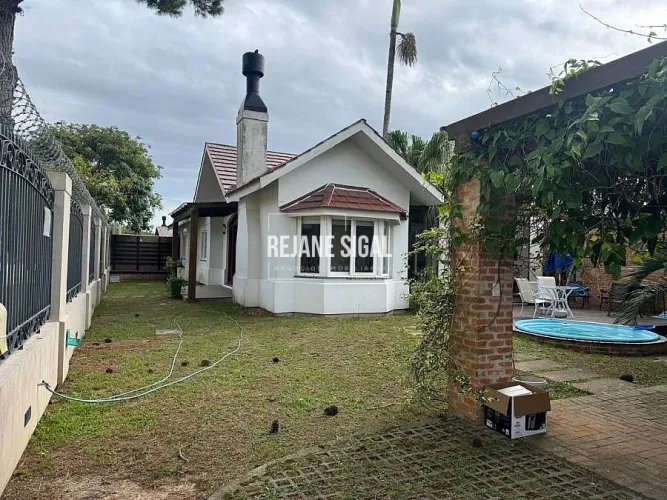 Casa À Venda na Praia do Laranjal Semimobiliada