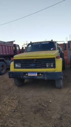 Vendo caminhão Chevrolet ano 1987 D 21000 tanque valor 95.000