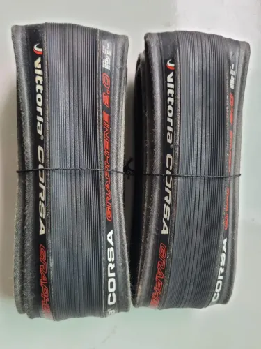 Par de pneus Vittoria Corsa graphene 2.0 700x25mm road/speed