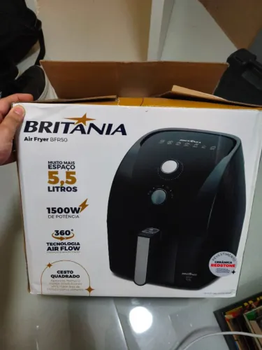 Air Fryer Britânia 5,5L BFR50 Redstone 220V - Nova na Caixa (Sem Uso)