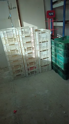 Vendo caixa Plástica