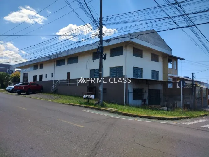 Ponto comercial, pavilhão 220m² 4 banheiros Bairro São José