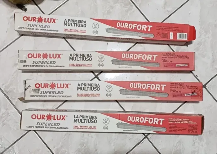 kit 4 Luminárias em Policarbonato modelo de Sobrepor - Proteção IP65