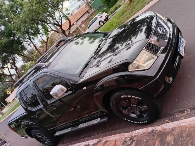 Nissan Frontier LE CD 4X4 2.5 TB Diesel Aut. 2010