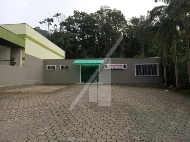 Sala comercial com 220 m²