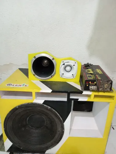 Vendo som automotivo
