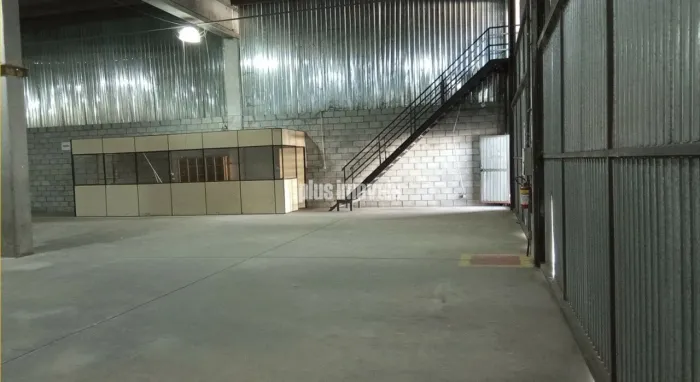 Galpão em Parque São Domingos com 760m²