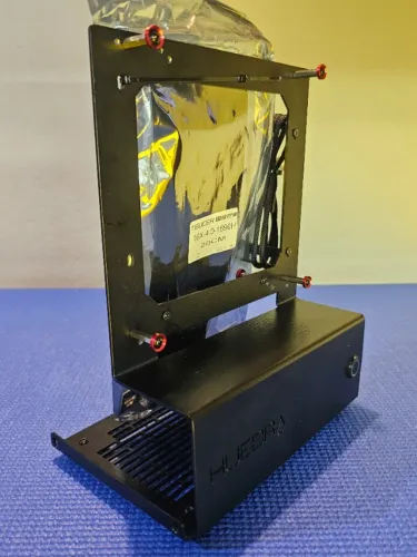Gabinete Mini Itx HUEDRA C/ Botão e cabo riser