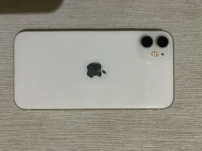 iPhone 11 G4GB tela trocada não interfere em nada bateria 69%